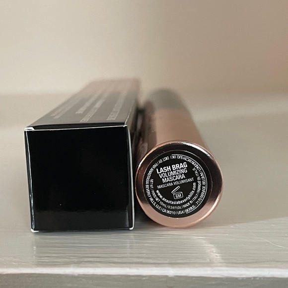Anastasia Beverly Hills Lash Brag Volumizing Mascara - Picture 2 of 2